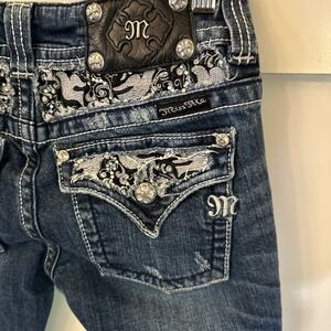 Woman's Miss Me Jeans Size 28 Bootcut Embellished Pockets Dove Design Denim